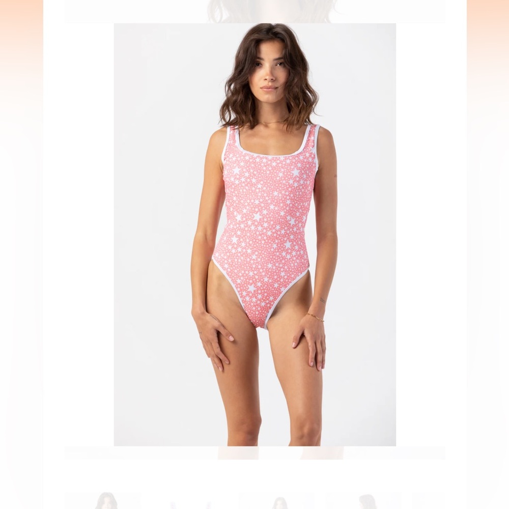 Lainsnow Tiarre Hawaii colab Ocean isle one piece Coral stars